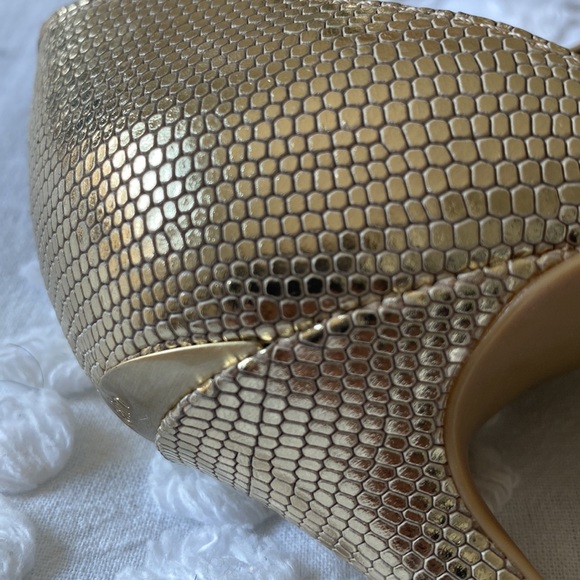 Gold Calvin Klein heels - Picture 3 of 4